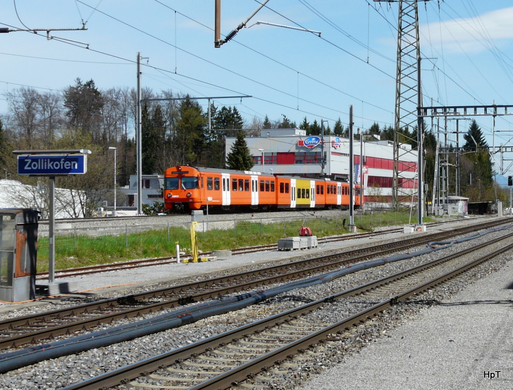 RBS - Triebagen Be 4/12 60 unterwegs bei Zolliofen am 26.04.2012 .. Standpunkt des Fotografen auf dem SBB Perron..