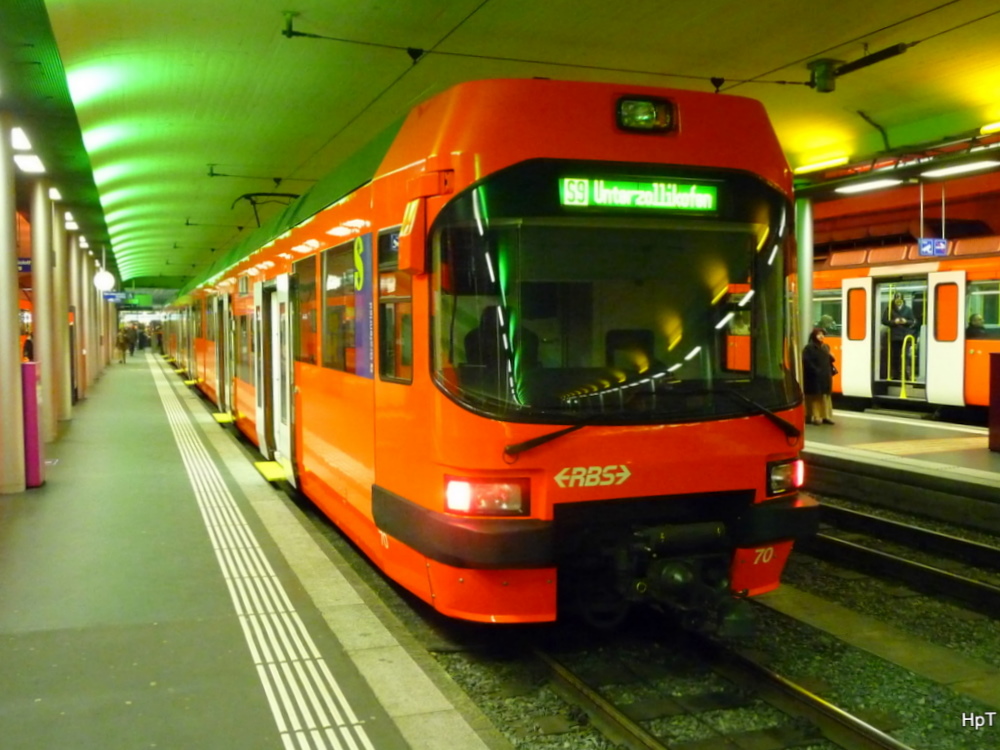 RBS - Triebzug Be 4/12 70 im RBS Bahnhof in Bern  am  20.02.2012  .. Foto wurde ohne Blitz gemacht