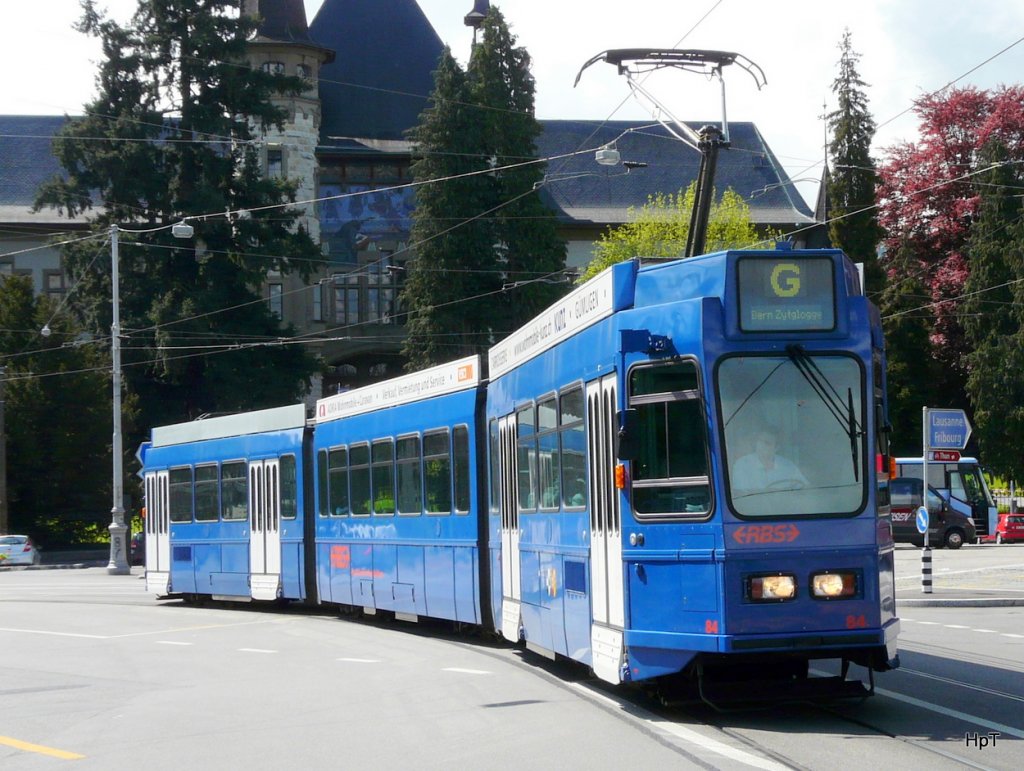 RBS - Unterwegs in Bern auf der Linie G ist der Triebwagen Be 4/8 84 am 12.05.2010
