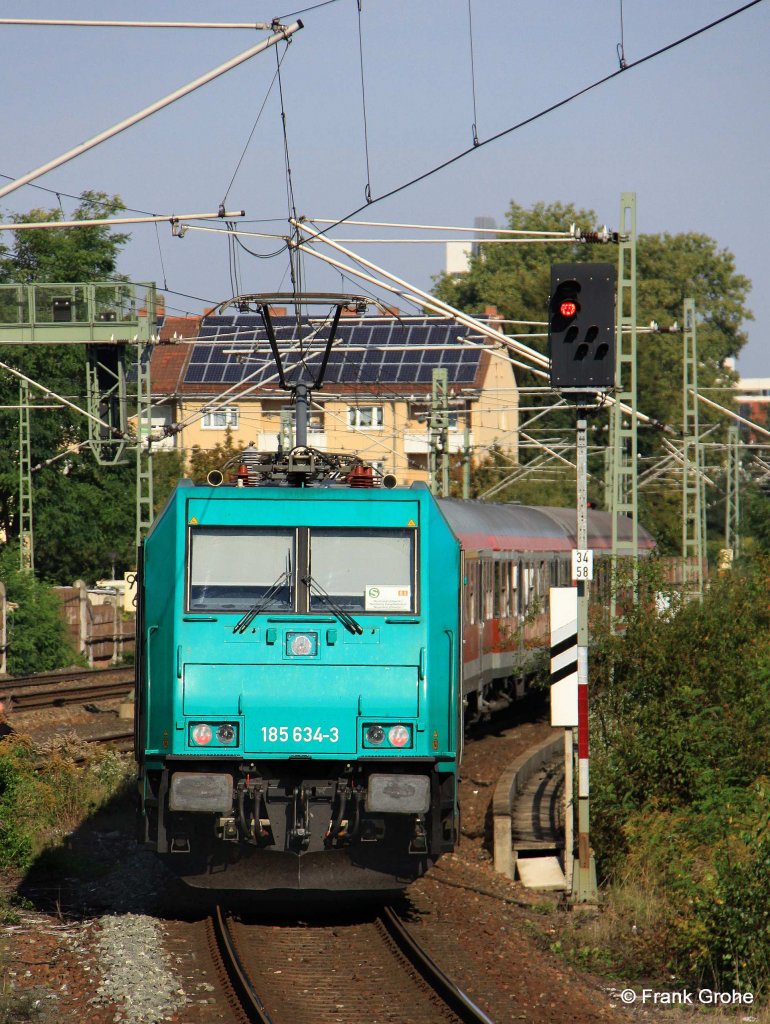 RBSAF 185 634-3 schiebt S 39328 nach N�rnberg Hbf., S-Bahn N�rnberg, Linie S3 Neumarkt - N�rnberg Hbf., fotografiert bei der Ausfahrt N�rnberg-Dutzendteich am 24.09.2011 