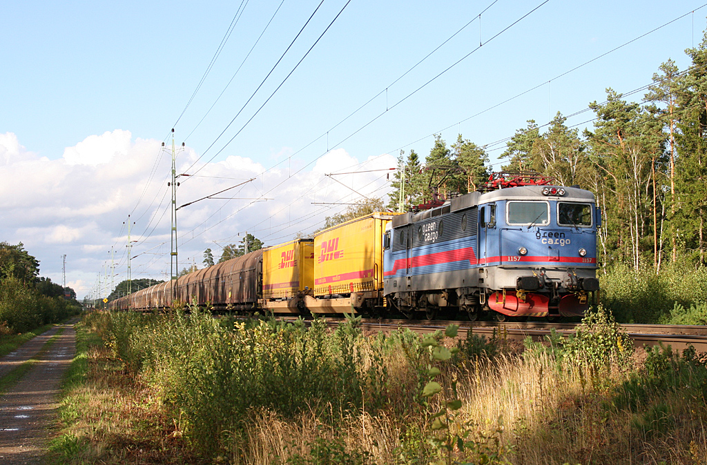Rc4 1157 von Green Cargo am 23.08.2012 mit einem Gterzug bei Alvesta.