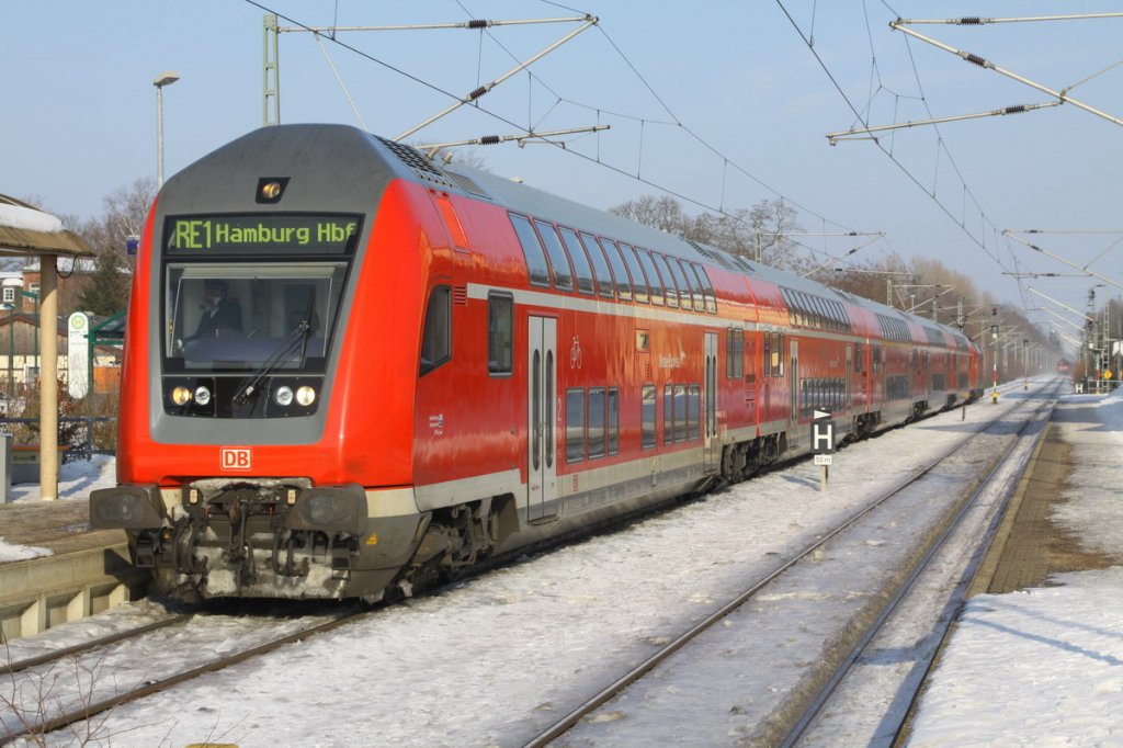 RE 1 von Rostock nach Hamburg kommt heute in Hagenow Land in umgekehrter Reihenfolge an. 17.02.2010