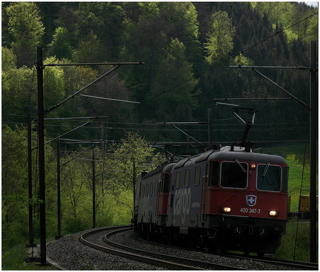 Re 10/10 bei Frick.
19.Mai 2010