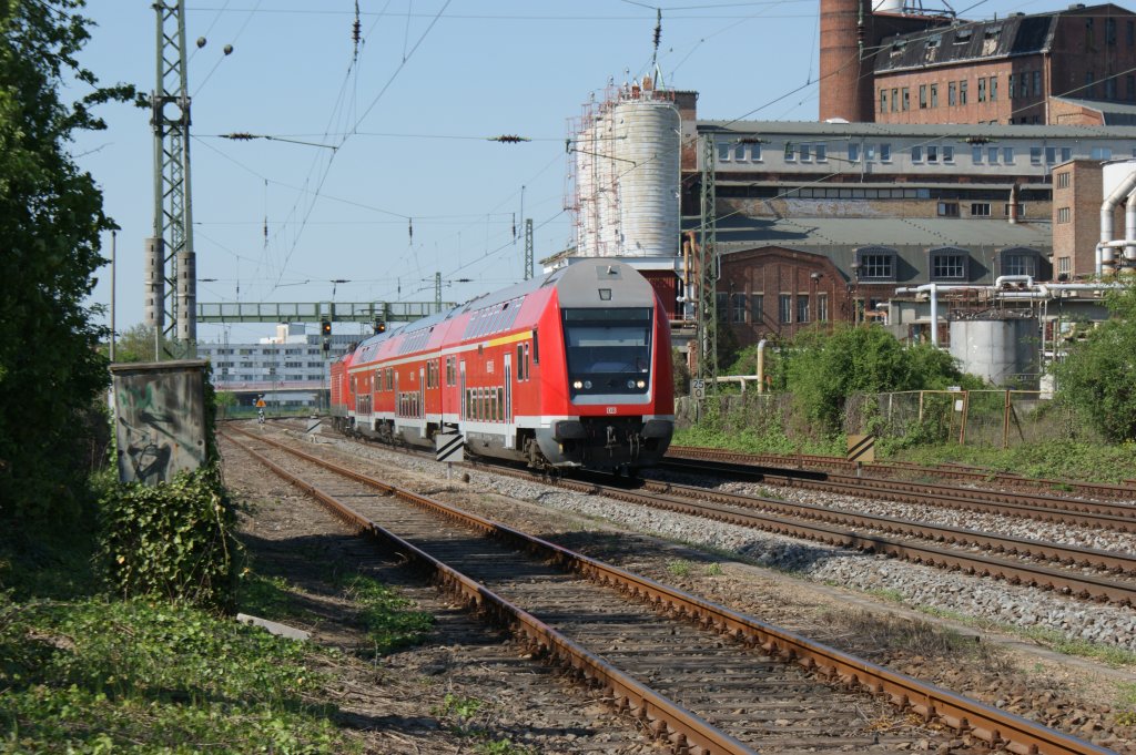 RE 17691 aus Magdeburg nach Leipzig in Dessau am 30.04.2011