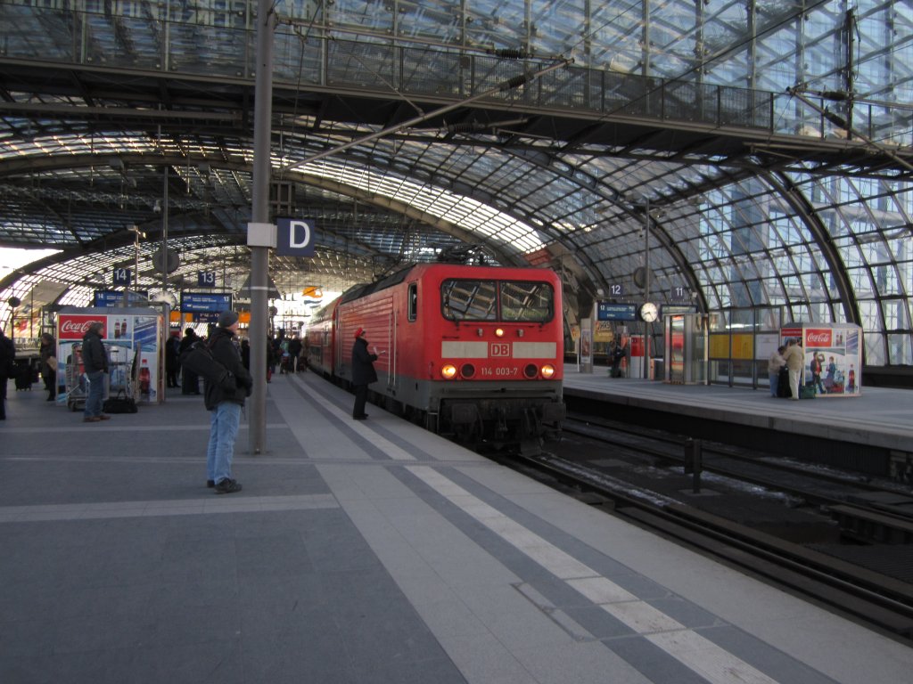 RE 2 nach Wittenberge am 24.03.13 in Berlin Hbf.