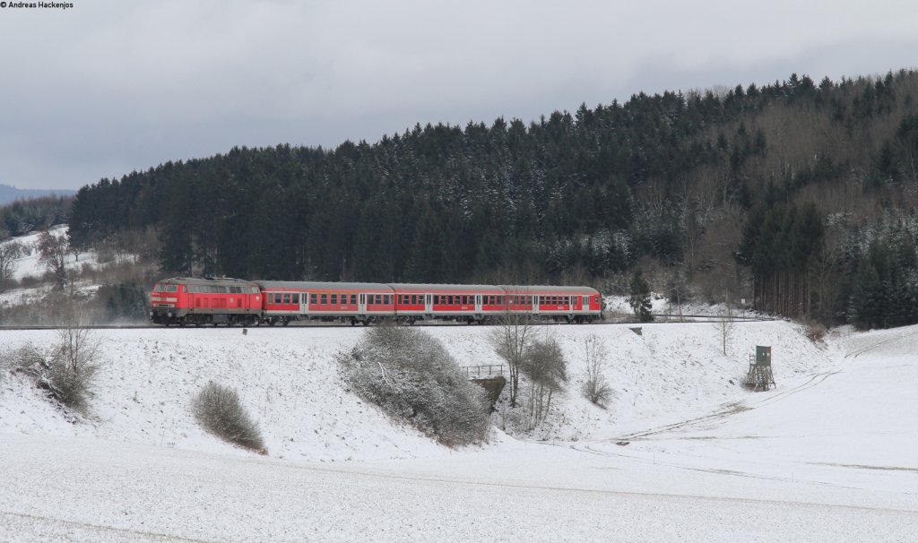 RE 22304 (Neustadt(Schwarzw)-Rottweil) mit Schublok 218 432-3 bei Dggingen 3.2.13