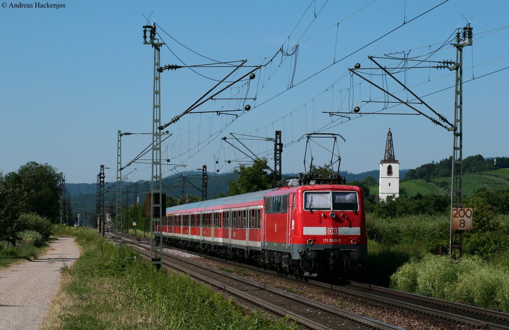 RE 31100 (Freiburg(Breisgau) Hbf-Offenburg) mit Schublok 111 060-0 bei Denzlingen 8.7.10