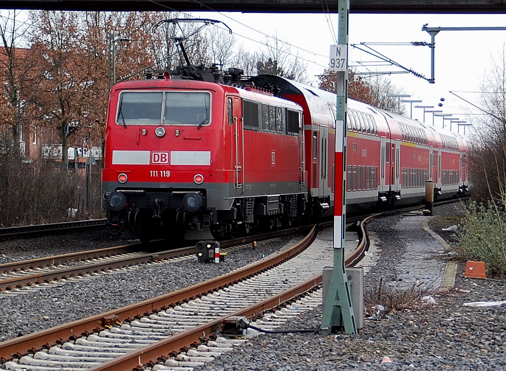 RE 4 geschoben von 111 119 in Korschenbroich. 13.2.2011
