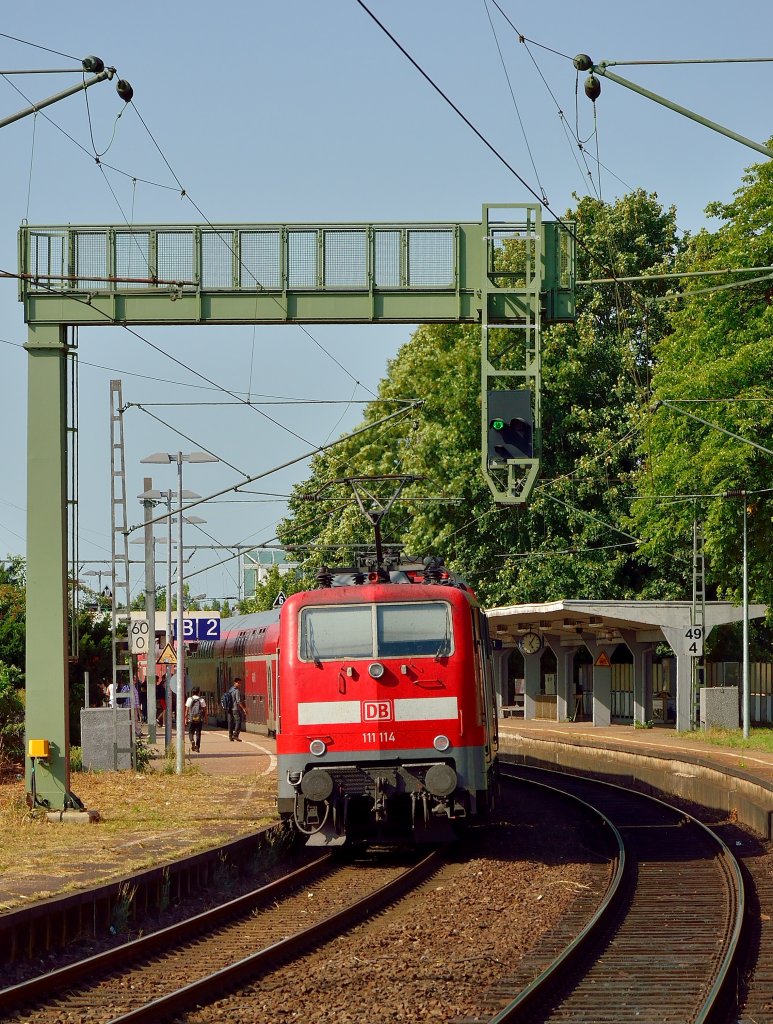 RE 4 nach Dortmund in Rheydt Hbf, geschoben von der 111 114.
2.August 2013