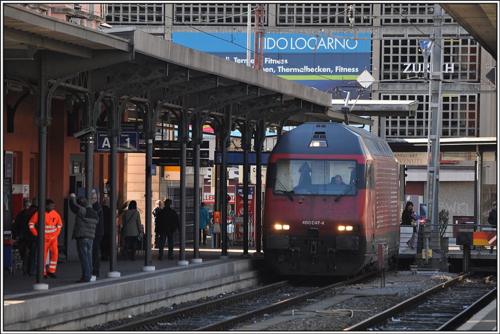 Re 450 047-4 in Locarno. (13.02.2013)