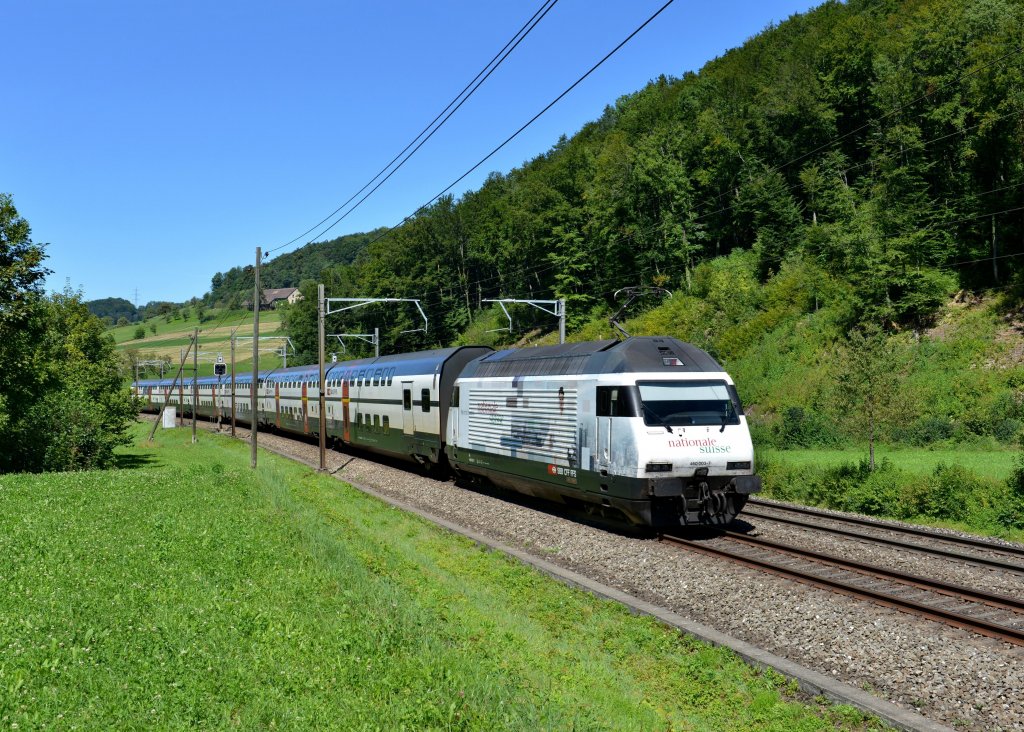 Re 460 003 mit einem IC am 27.08.2012 bei Tecknau.