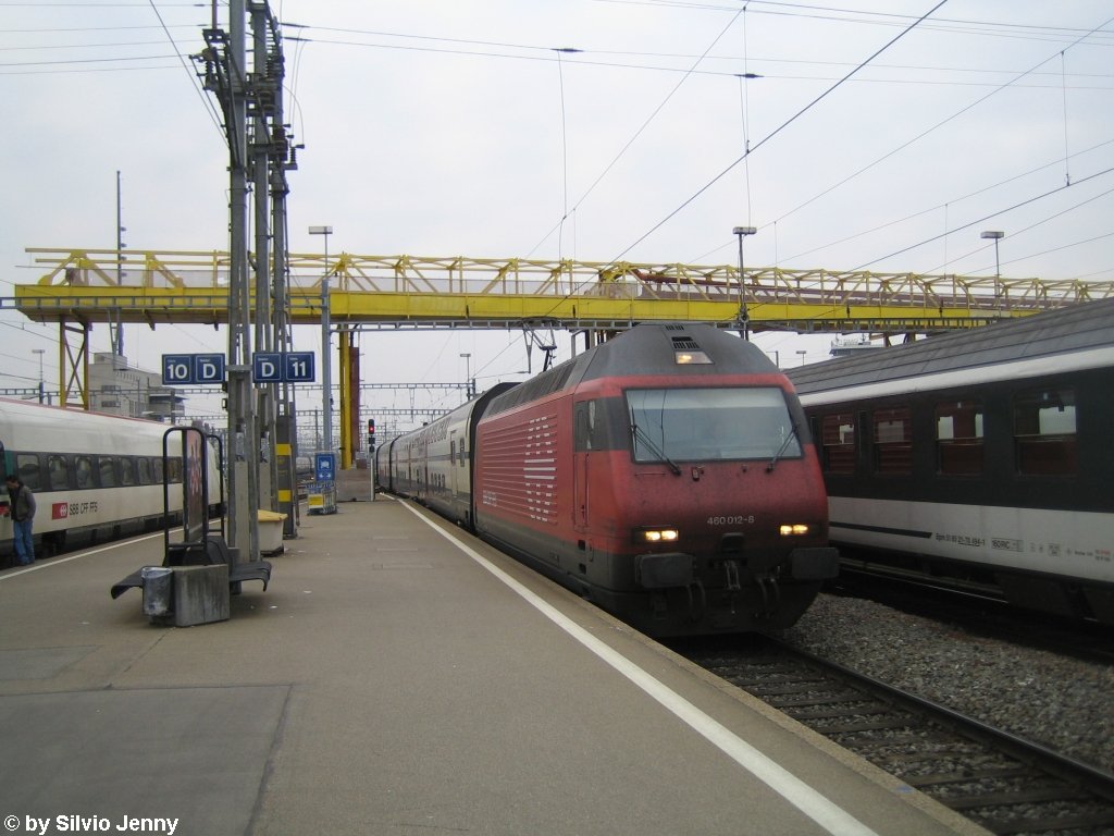 Re 460 012-8 ''Erguel'' am 17.12.09 mit dem IC 827 nach Romanshorn in Zrich HB.