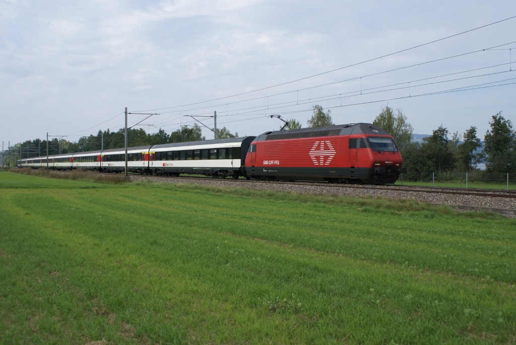 Re 460 014-4 verlsst am 6.9.10 Nottwil.