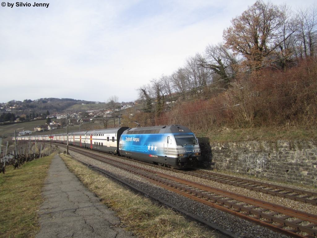 Re 460 024-3 ''Zugkraft Aargau II'' am 16.3.2013 bei Bossire mit dem IC 735 nach St.Gallen.