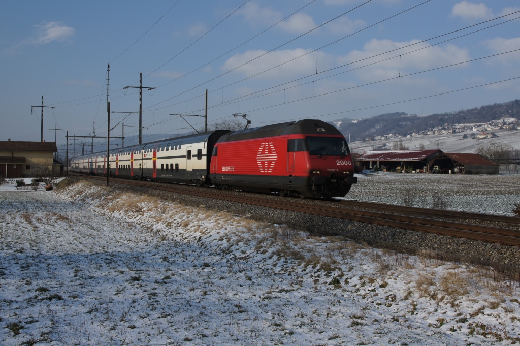 Re 460 034-2 fhrt am 3.2.12 mit dem IR 2523 von Rolle Richtung Allaman.