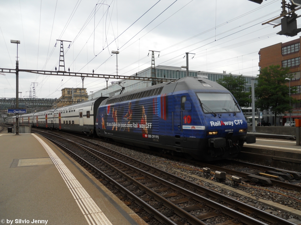 Re 460 050-8 ''10 Jahre RailAWay'' am 28.7.2010 in Zrich-Oerlikon. Die Freizeitanbieter-Tochter der SBB feiert heuer ihres 10 jhrige Jubilum, aufgrund dessen Anlass wurde diese Werbelok lanciert.