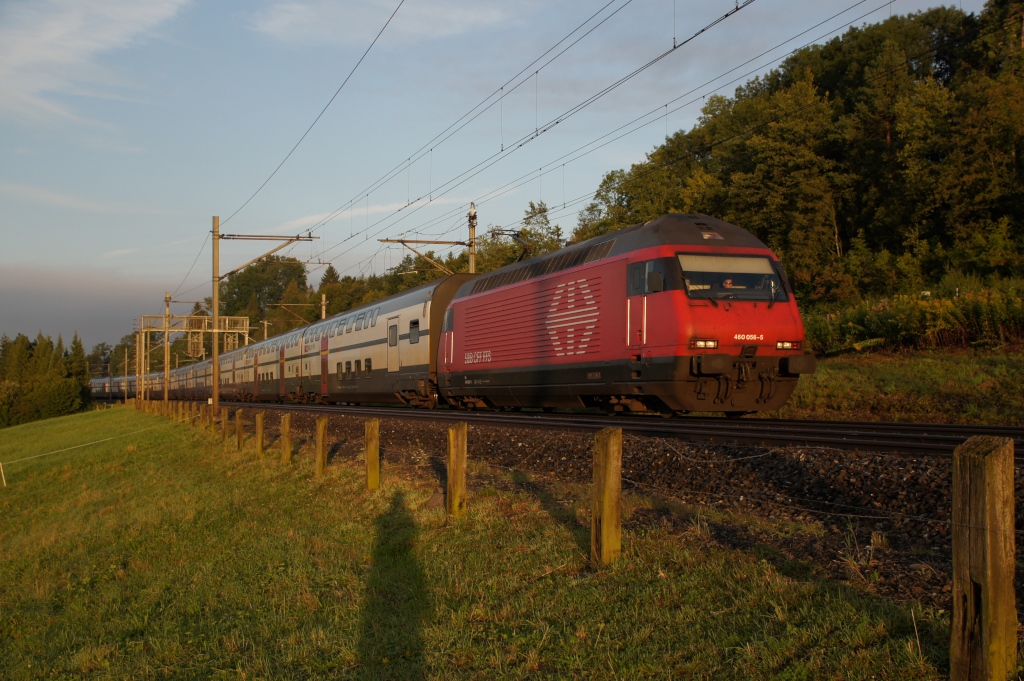 Re 460 056-5 befindet sich am 17.8.12 kurz nach Baar.