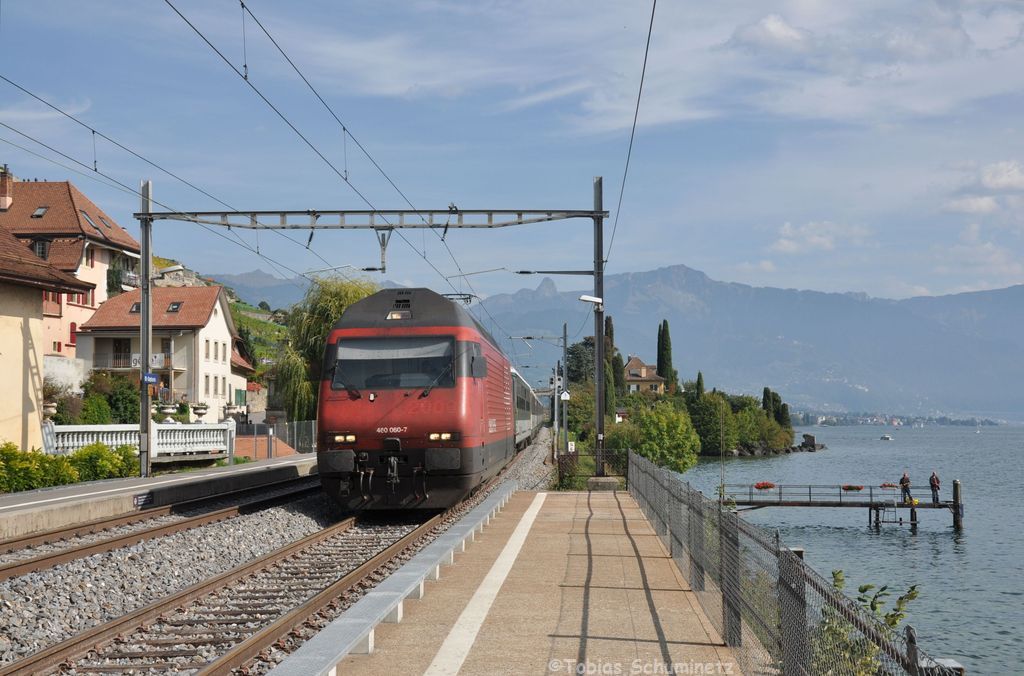 Re 460 060 mit IR1424 am 23.09.2012 in St. Saphorin