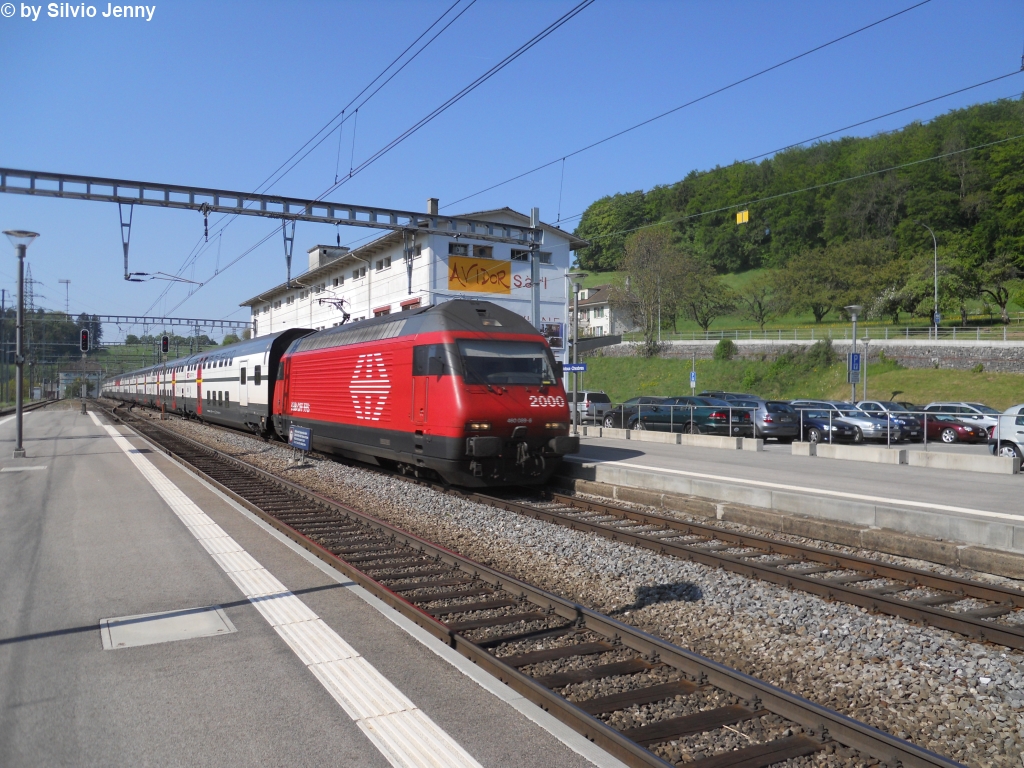Re 460 089-6 ''Freiamt'' bei der Durchfahrt in Puidoux-Chexbres mit einem IC nach St.Gallen.