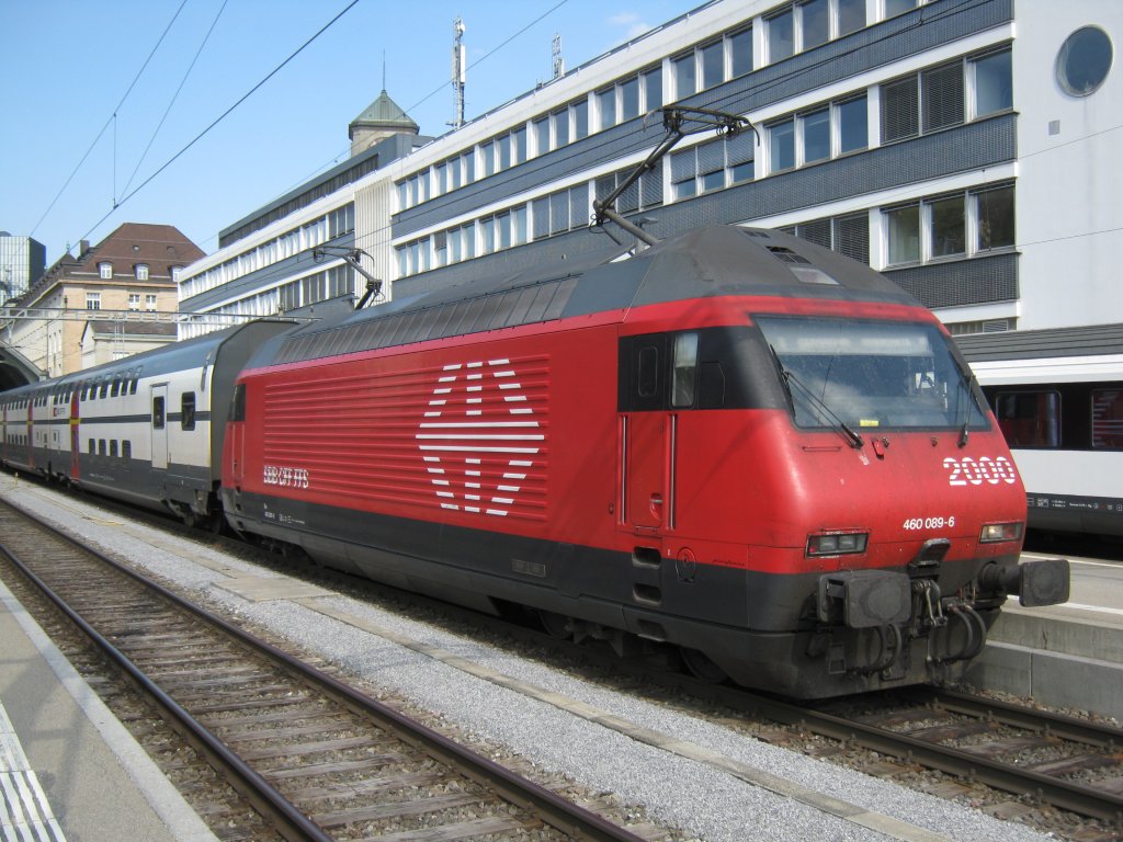 Re 460 089 mit IC 732 in St. Gallen, 16.04.2011.