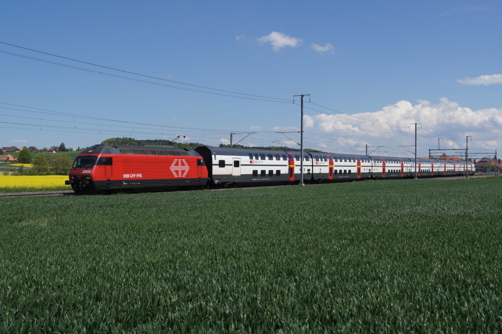 Re 460 116-7 zieht am 4.5.12 einen RE von Mnchenbuchsee Richtung Schpfen.