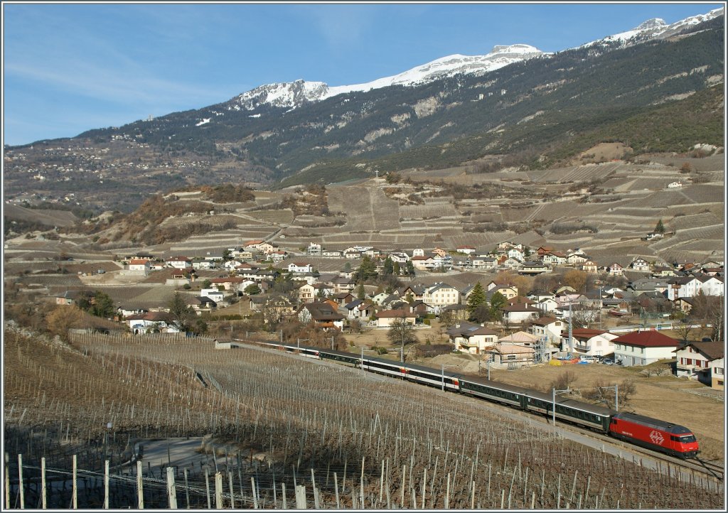 Re 460 mit einem IR nach Brig bei Salgesch. 
5. Mrz 2011