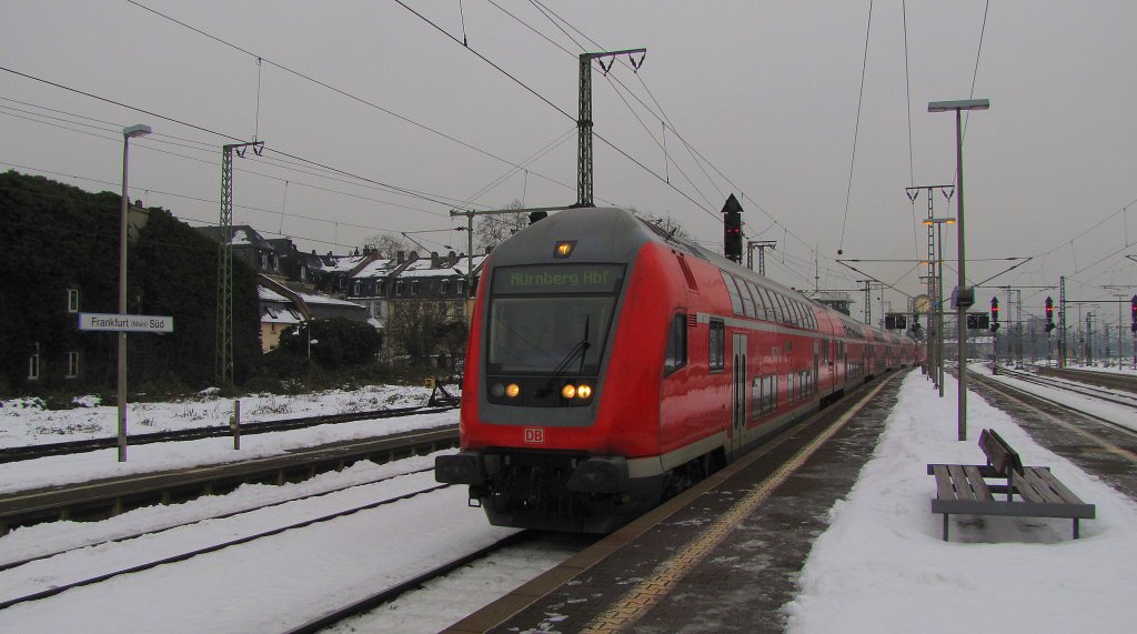 RE 4617 von Frankfurt (M) Hbf nach Nrnberg Hbf, in Frankfurt (M) Sd; 22.12.2010