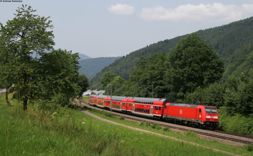 RE 4718 (Konstanz-Karlsruhe Hbf) mit Schublok 146 232-4 bei Gutach 30.6.12