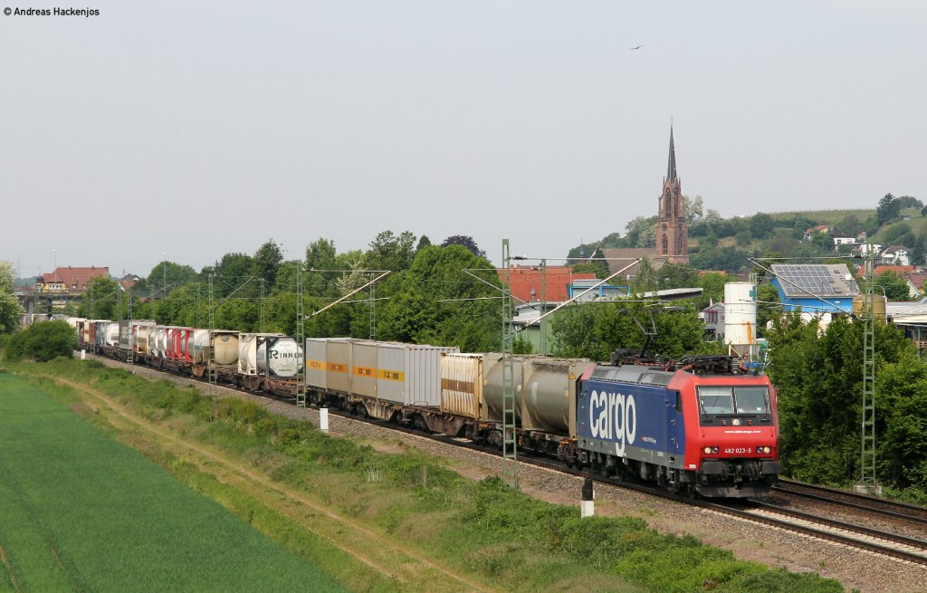 Re 482 023-9 mit einem KLV bei Teningen 7.5.11