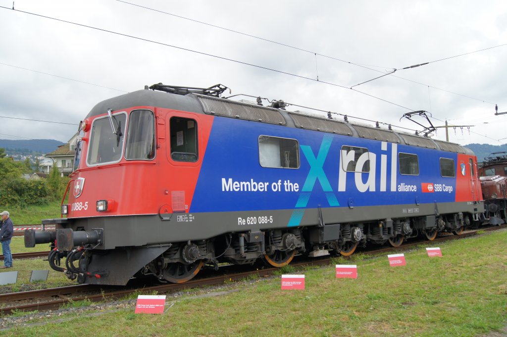 Re 620 088-5 am 150 Jahre Fest in Biel. XRail ist die neue Allianz verschiedener Gterbahnen Europas. Na dann , auf eine gute Zusammenarbeit.