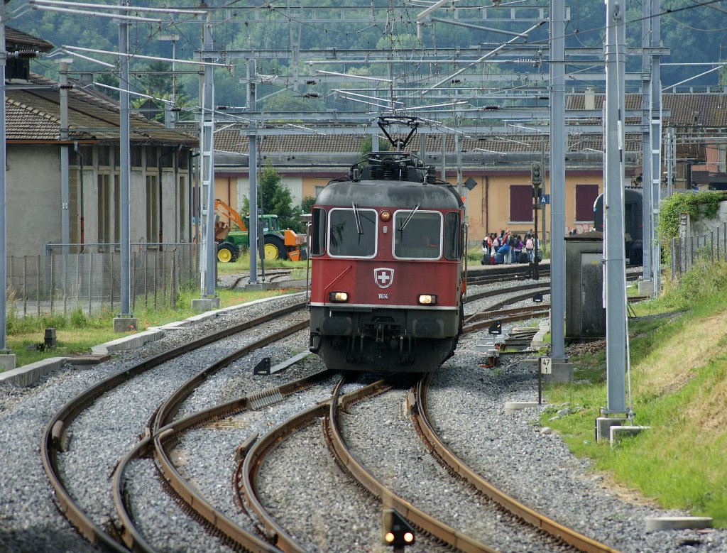 Re 6/6 11614 beim rangieren in Bex.
(14.06.2010)