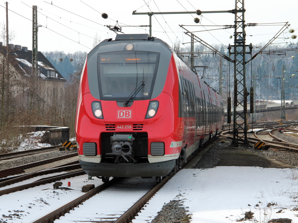 RE 9  Rhein-Sieg-Express  (Aachen Hbf - Siegen Hbf). Siegen Hbf. 16.03.2013.
