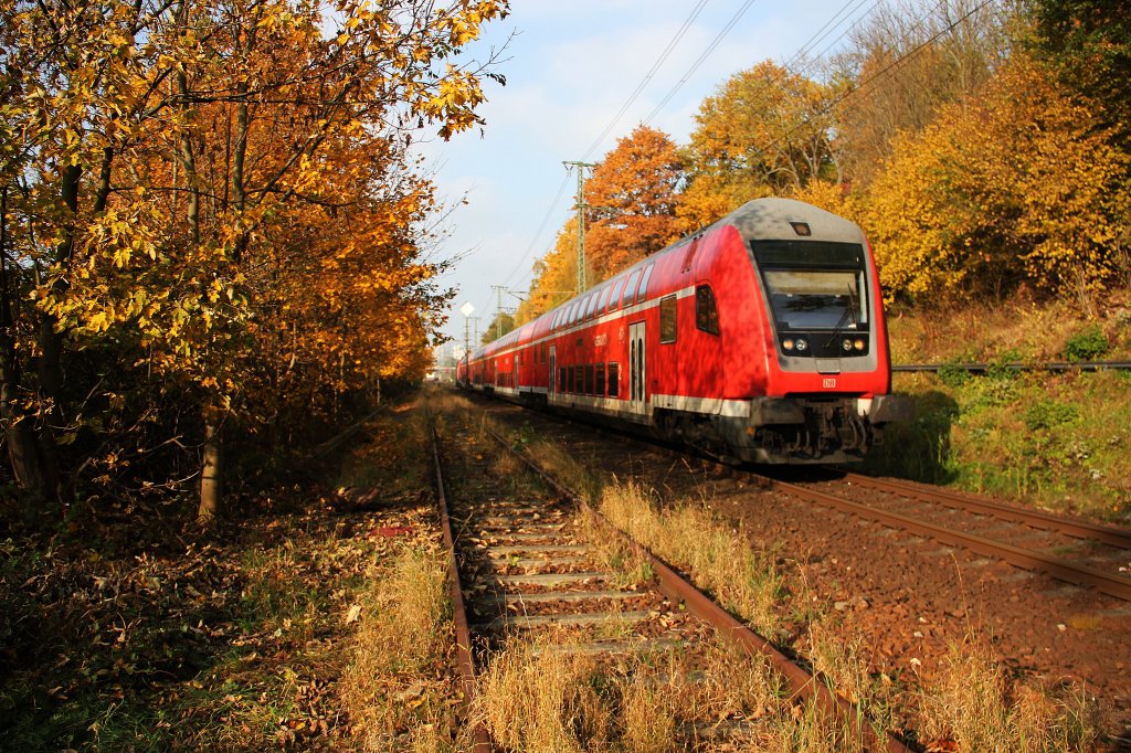 RE 93030 auf dem Weg nach Trebbin am 29. Oktober 2011 in Neubrandenburg.
