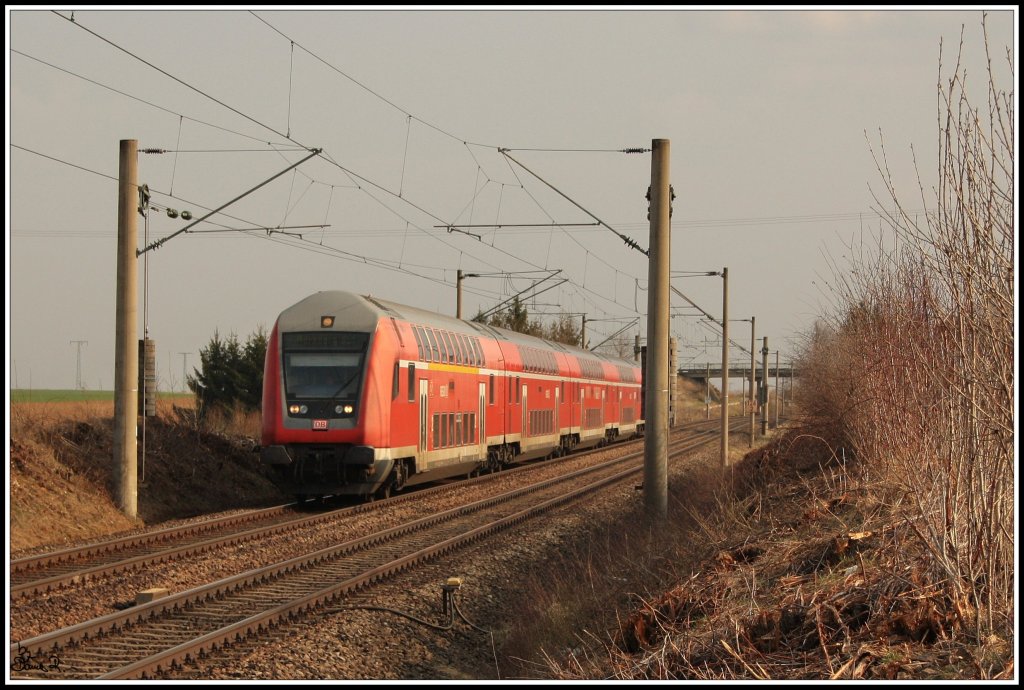 RE Mnchen Hbf - Nrnberg Hbf ber Regensburg am 31.03.2011 in Kfering. 