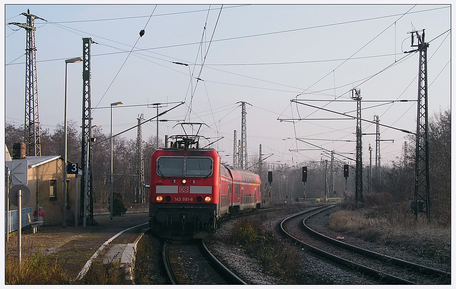 RE nach Dresden im nrdlichen Wendebahnhof Elsterwerda-Biehla, 2007