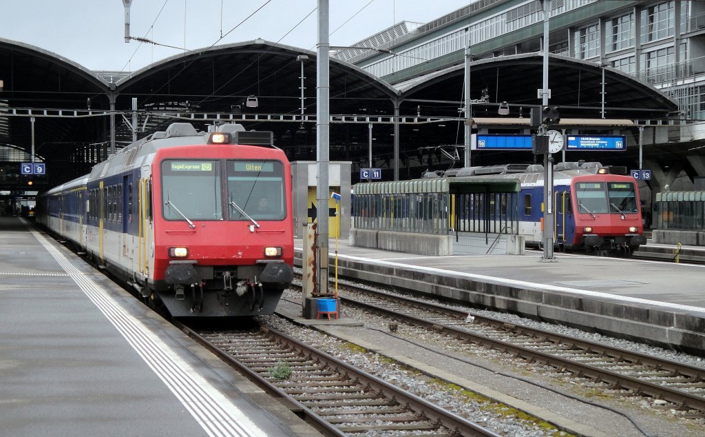 RE nach Olten und S3 nach Brunnen: Ab diesem Wochenende sind SBB-NPZ-Einstze in Luzern Geschichte. Am 06.12.11 war es jedoch noch nicht so weit.