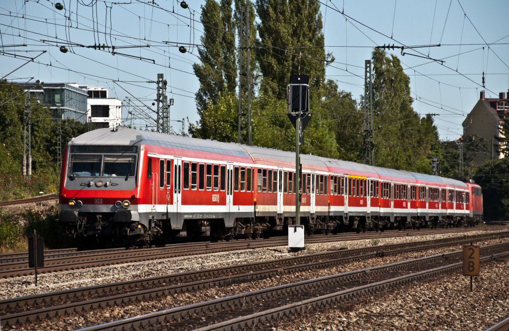 RE von Salzburg nach Mnchen am 01.08.2010 bei der Durchfahrt durch Mnchen Heimeranplatz.