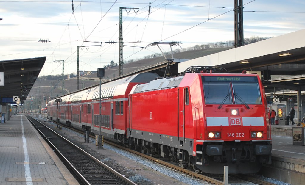 RE Stuttgart-Wrzburg in der Endstation am 29. Dezember 2012.