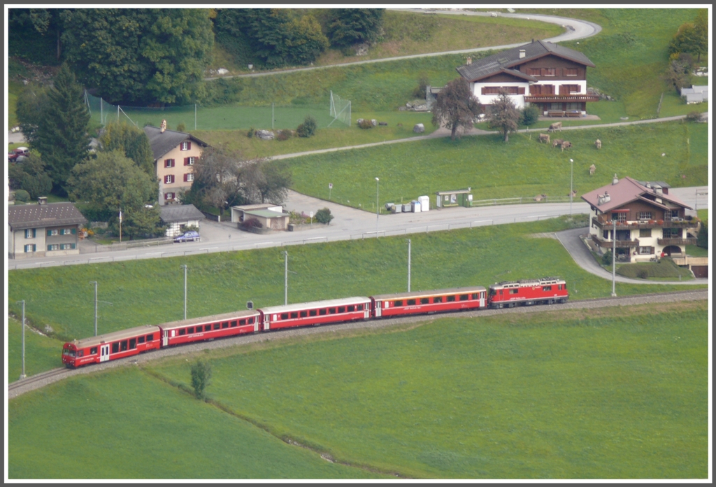 RE1037 unterhalb von Klosters Dorf. (29.09.2010)