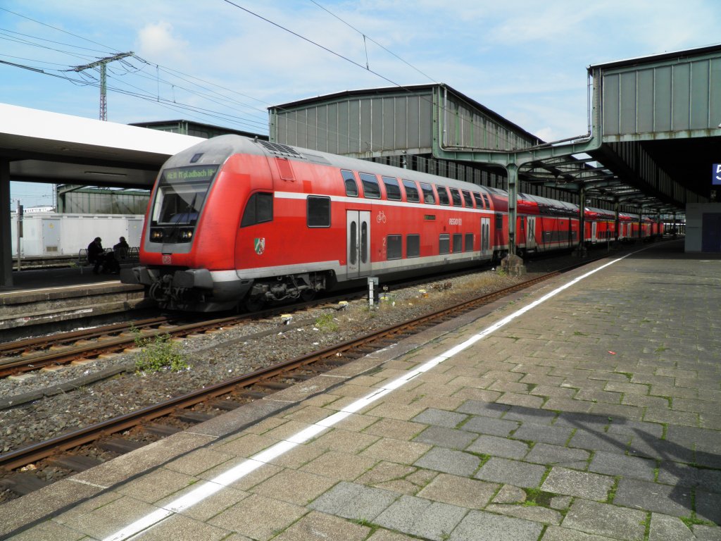 RE11 Steuerwagen in Duisburg Hbf (25.07.11)