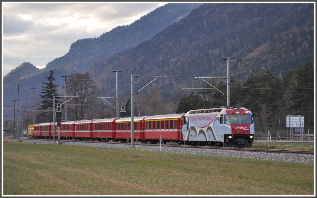 RE1144 mit Ge 4/4 III 650  Seewis-Valzeina  zwischen Felsberg und Chur West. (02.12.2011) 