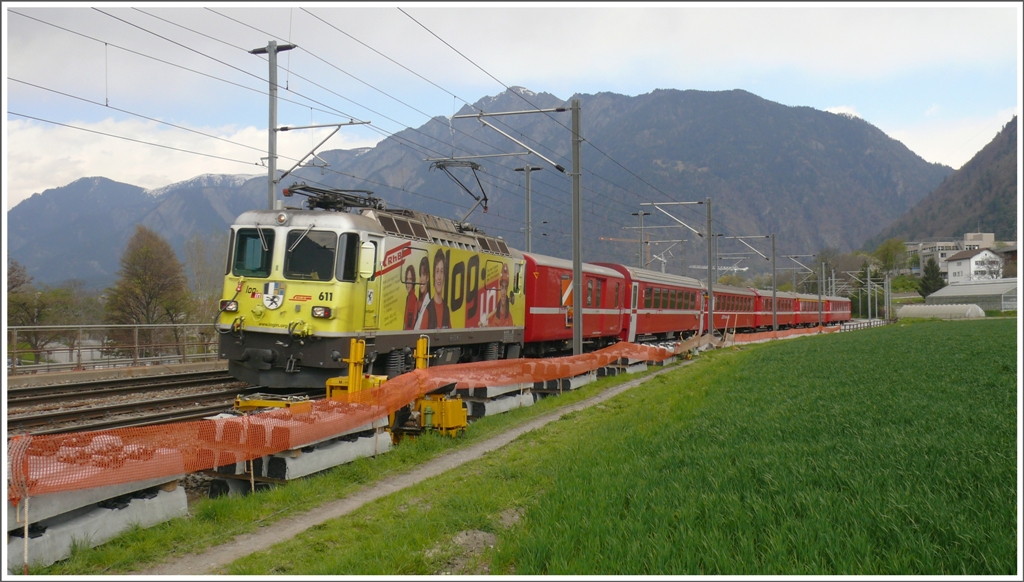 RE1144 nach Disentis bei Chur West. Zuglok ist die 611  Landquart . (21.04.2010)