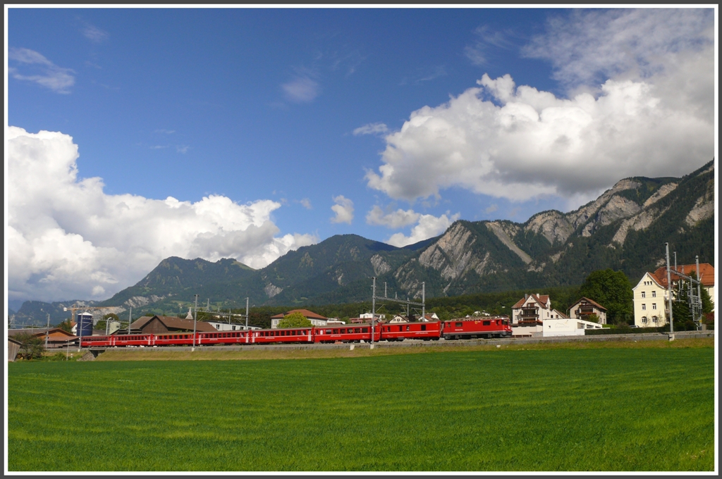 RE1244 mit Ge 4/4 II 625  Kblis  bei Chur Masans. (09.09.2010)
