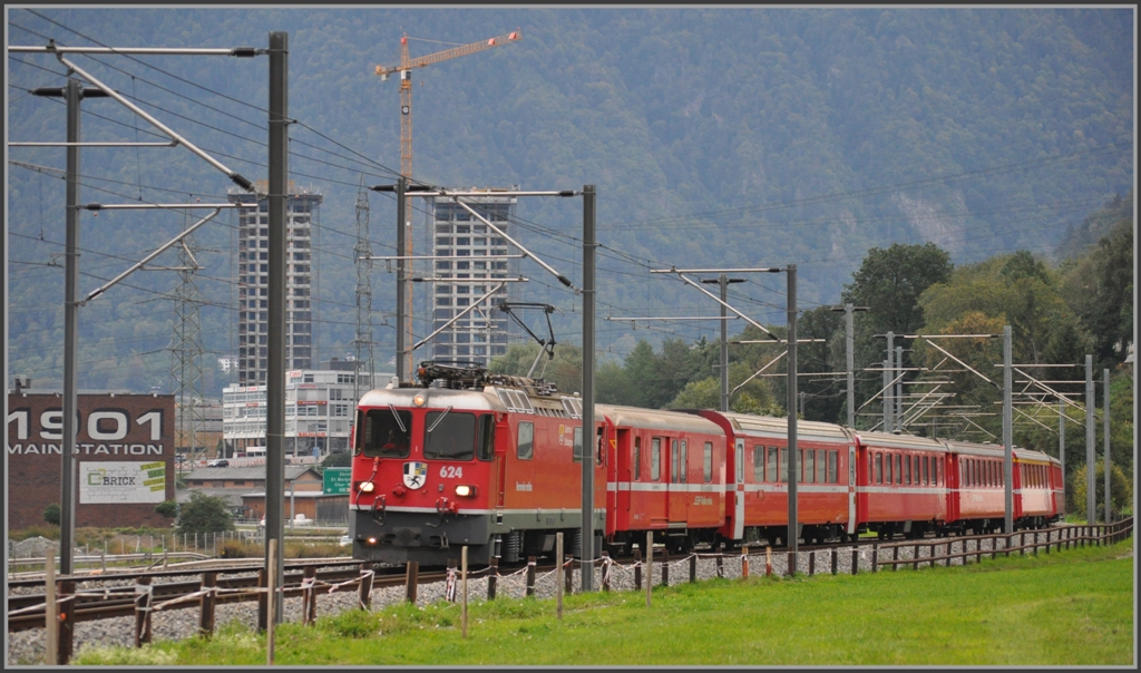 RE1244 mit Ge 4/4 II 624  Celerina  verlsst Chur. (17.09.2011)