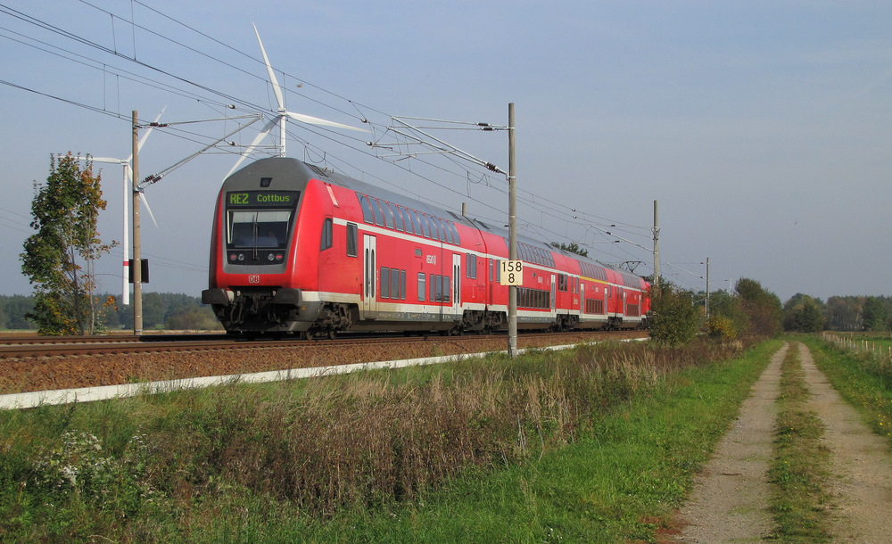 RE2 von Berlin Hbf(tief) nach Cottbus durchstreifte am 08.10.2010 Tornitz und das ganze wurde von mir bildlich festgehalten.