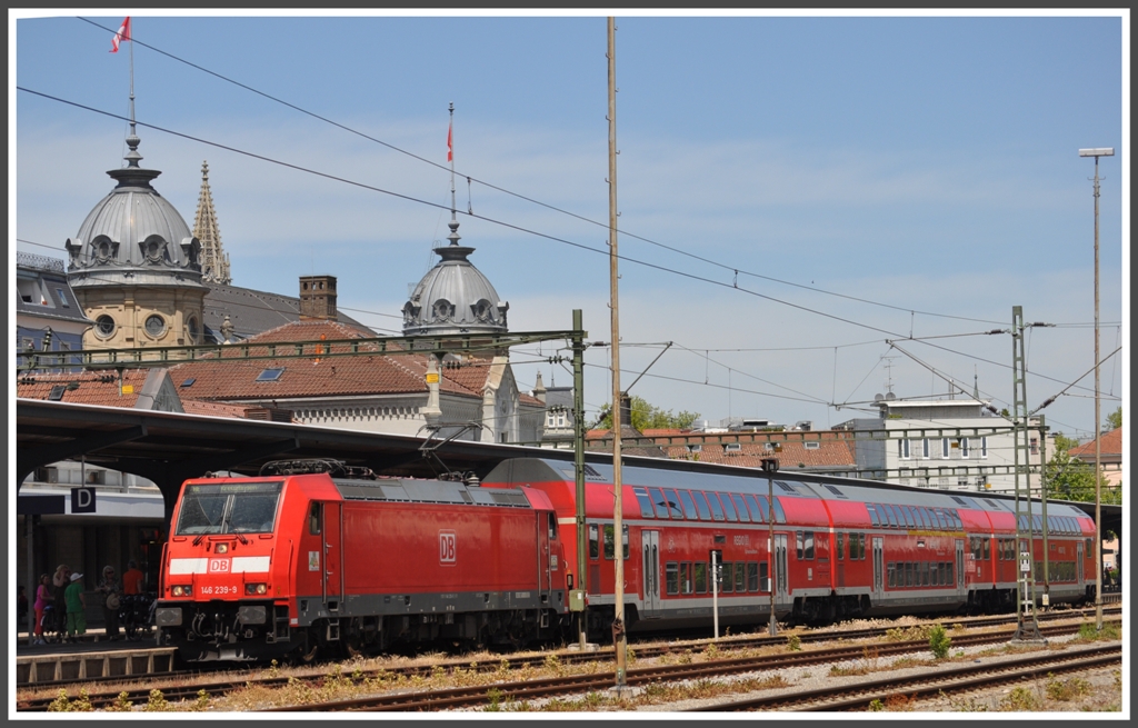 RE3517 Karlsruhe-Kreuzlingen ist mit der 146 239-9 in Konstanz eingetroffen. (20.05.2012)