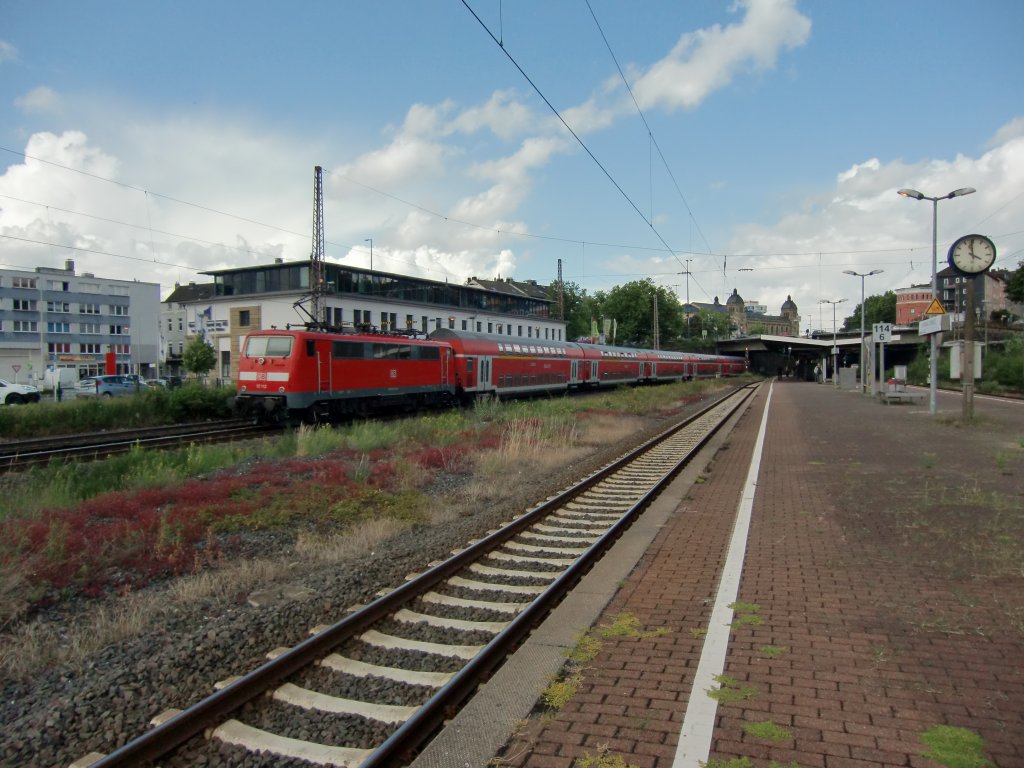 RE4 von Dortmund nach Aachen fhrt durch Wuppertal-Sonborn mit einer BR111 (18.06.2011)