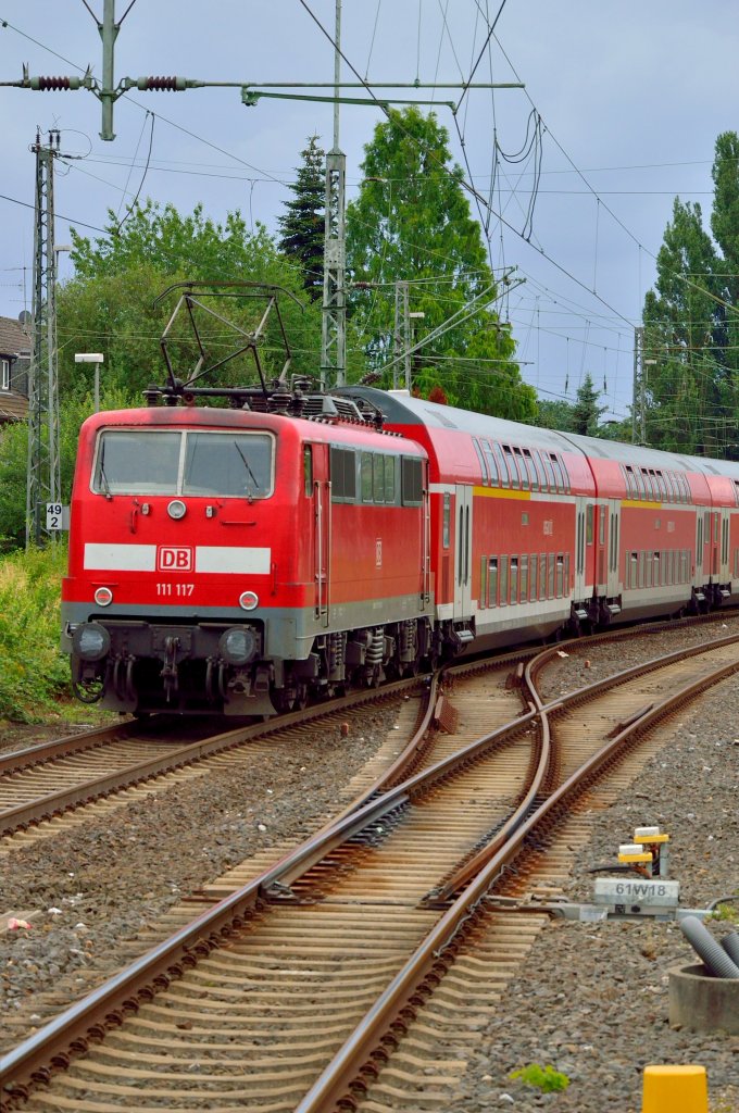 RE4 geschoben von der 111 117.
Am Sonntag den 28.7.2013 fhrt der Zug anders gereiht nach Aachen.
Zu mindest wurde das, das der Zug Steuerwagenvoraus fuhr, angesagt.