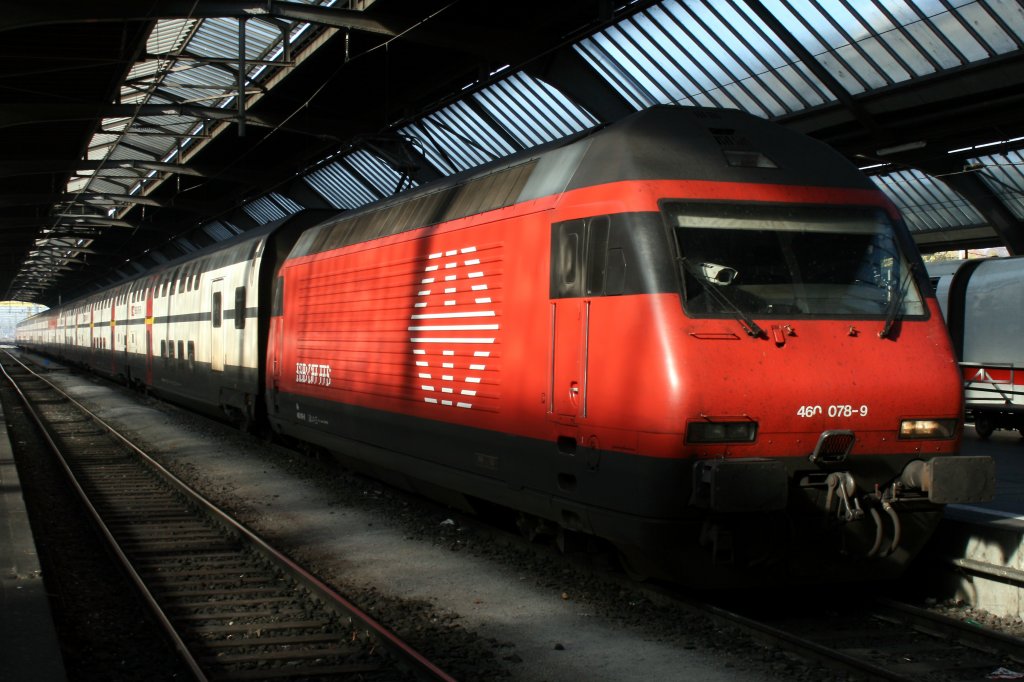 Re460 078-9 zum Schieben abfahrbereit in Zrich HB. Aufgenommem am 01.11.2009.