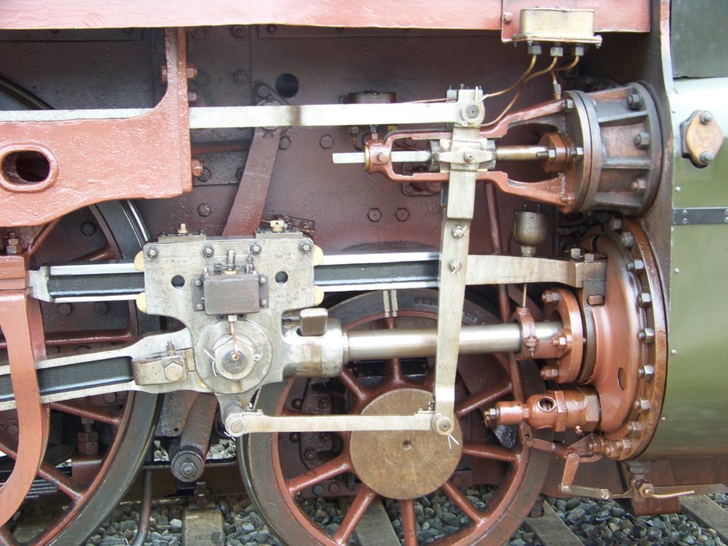 rechter Kreuzkopf von P8 2455, Aufnahme vom 08.04.2009 im Bahnhof Laupheim Stadt